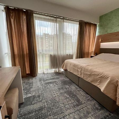 Hotel Brkic Sarajevo Airport - Free Parking エクステリア 写真
