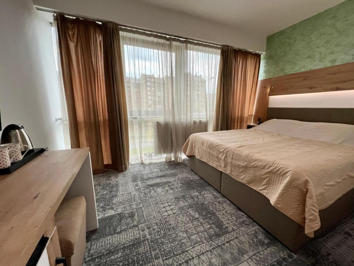 Hotel Brkic Sarajevo Airport - Free Parking エクステリア 写真