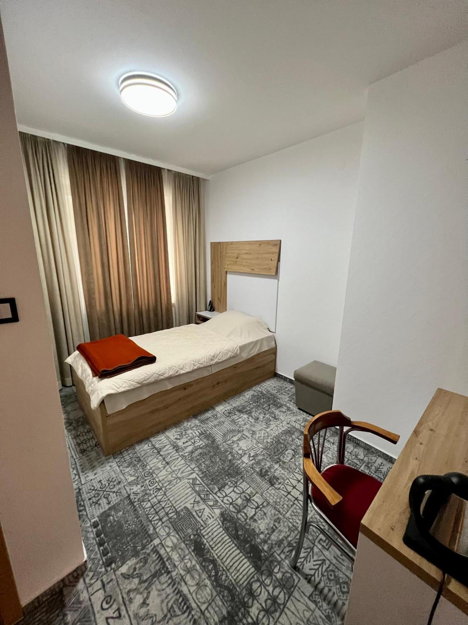 Hotel Brkic Sarajevo Airport - Free Parking エクステリア 写真