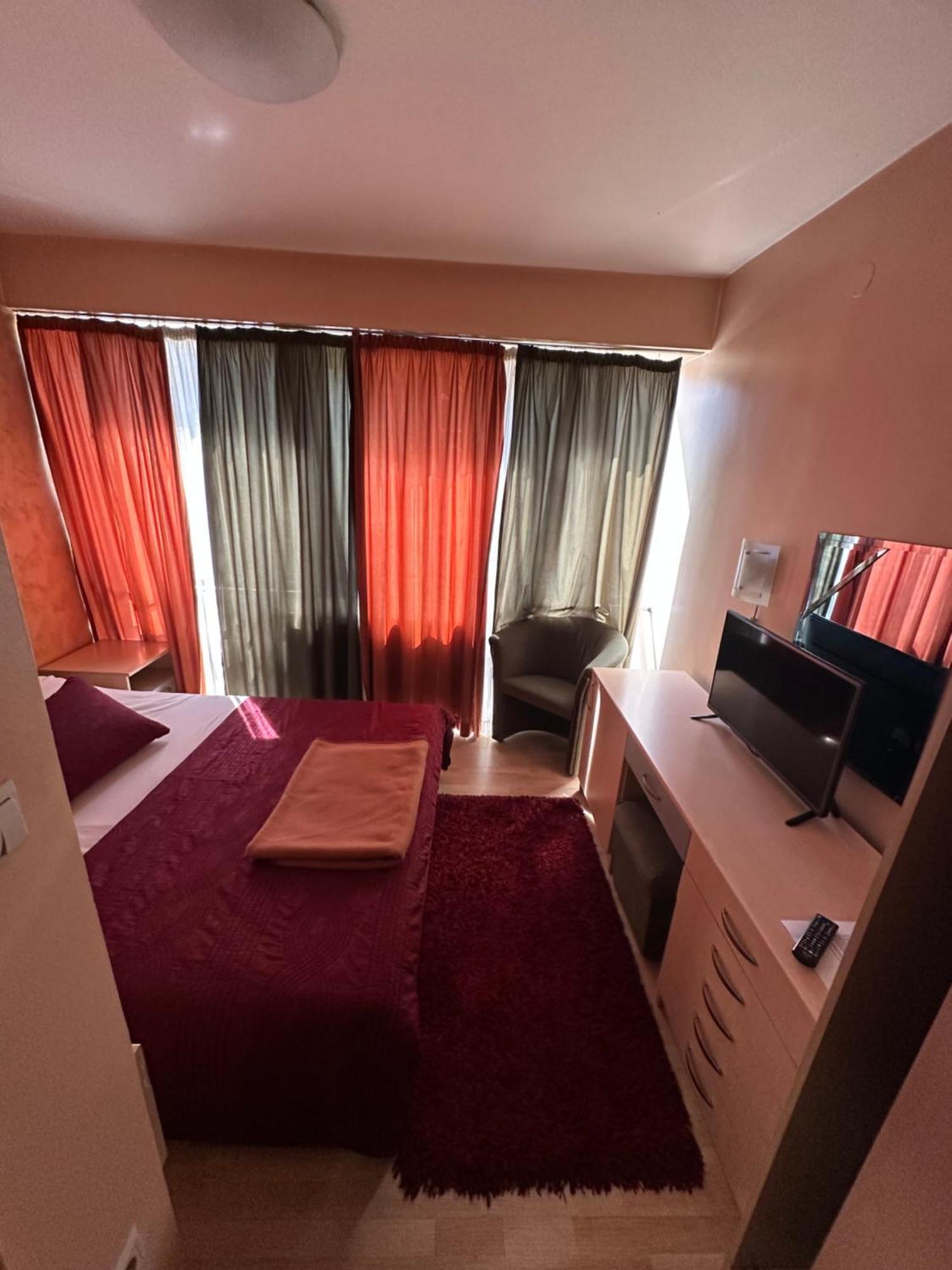 Hotel Brkic Sarajevo Airport - Free Parking エクステリア 写真