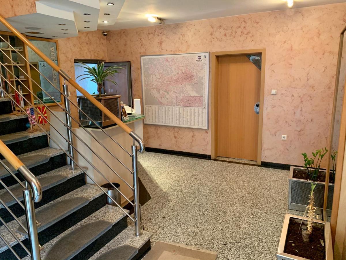 Hotel Brkic Sarajevo Airport - Free Parking エクステリア 写真